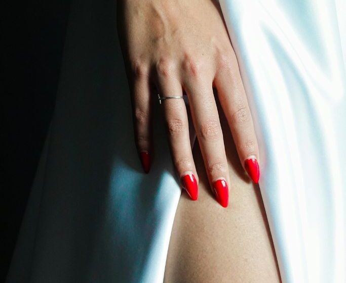 10 Red And White Acrylic Nails Designs 2026