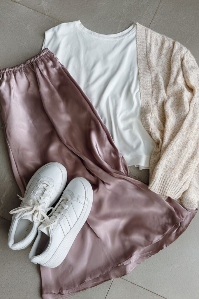 11 Casual Spring Outfits That Balance Comfort and Style